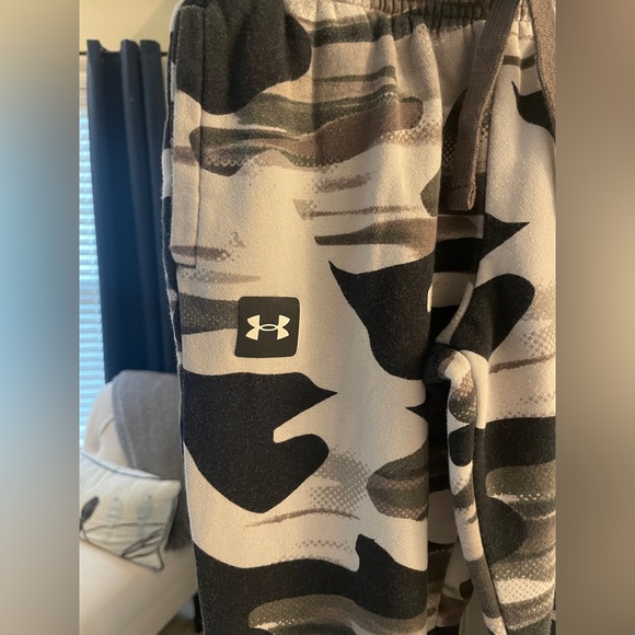 Under Armour Youth Boys Sweatpants - Youth Small (Bundle for Discount) - Picture 2 of 4